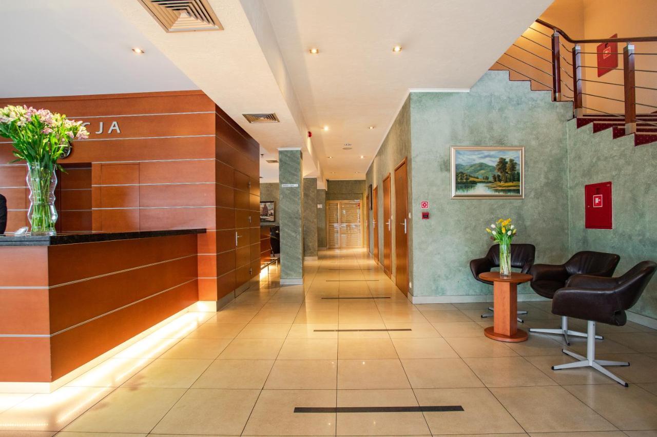 Business Hotel Vega วรอตซวาฟ ภายนอก รูปภาพ