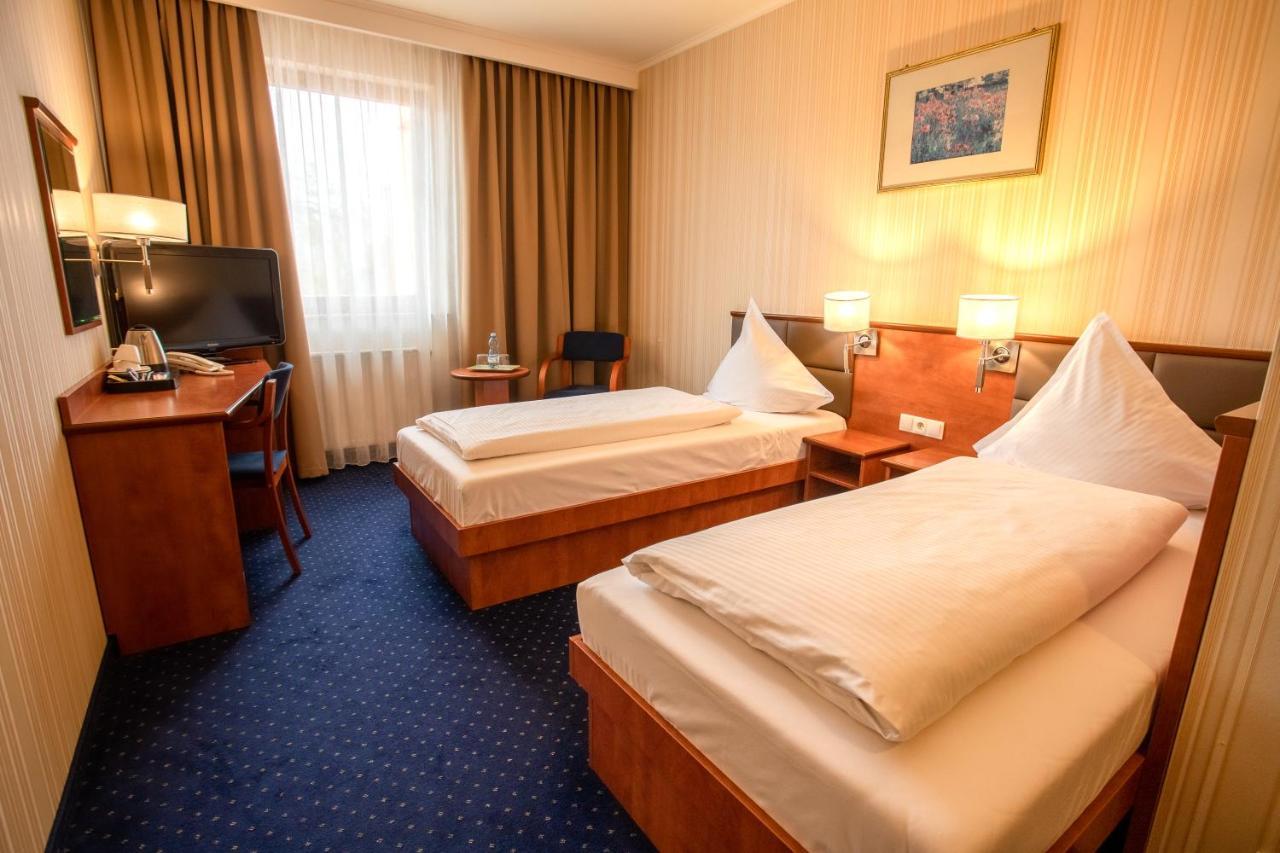 Business Hotel Vega วรอตซวาฟ ภายนอก รูปภาพ