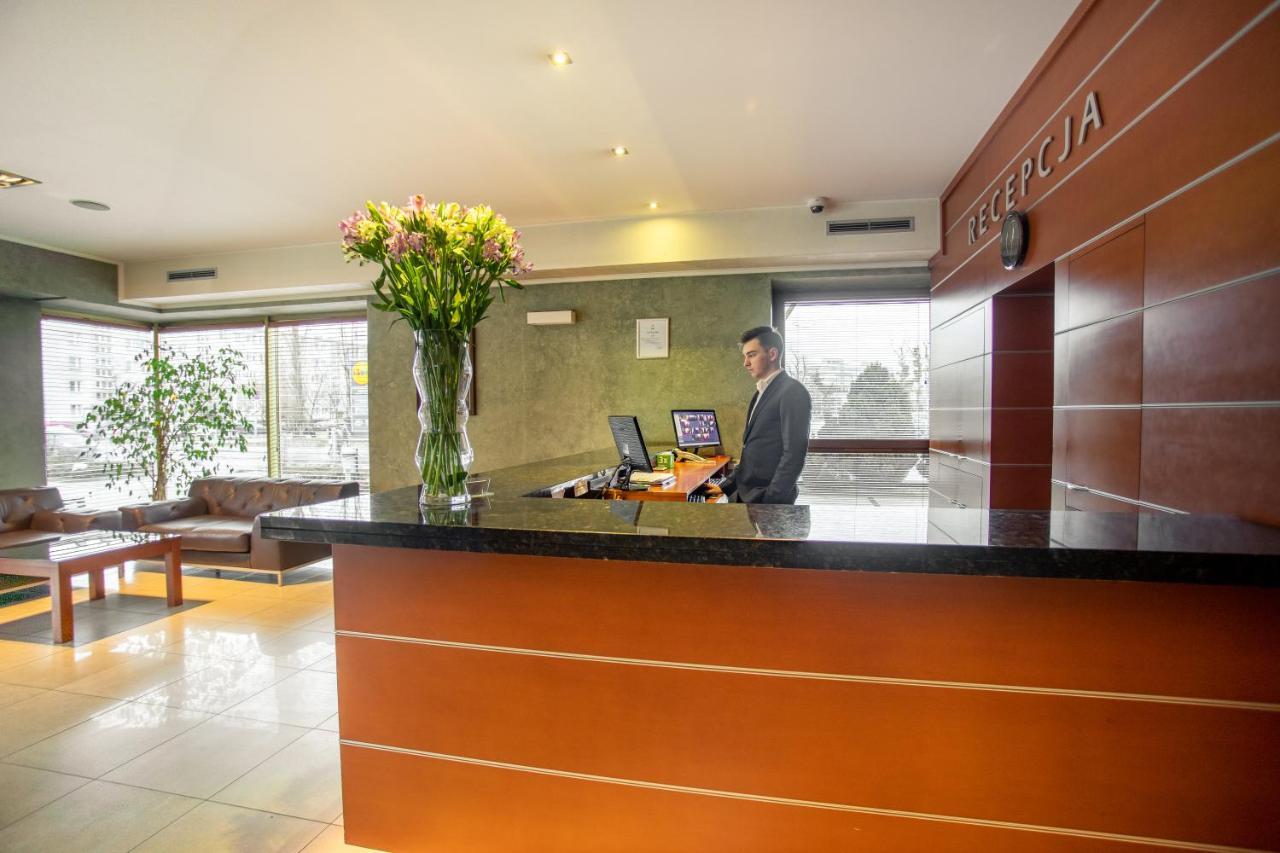 Business Hotel Vega วรอตซวาฟ ภายนอก รูปภาพ