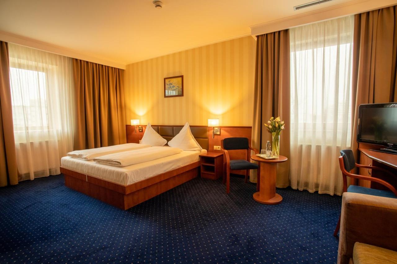 Business Hotel Vega วรอตซวาฟ ภายนอก รูปภาพ