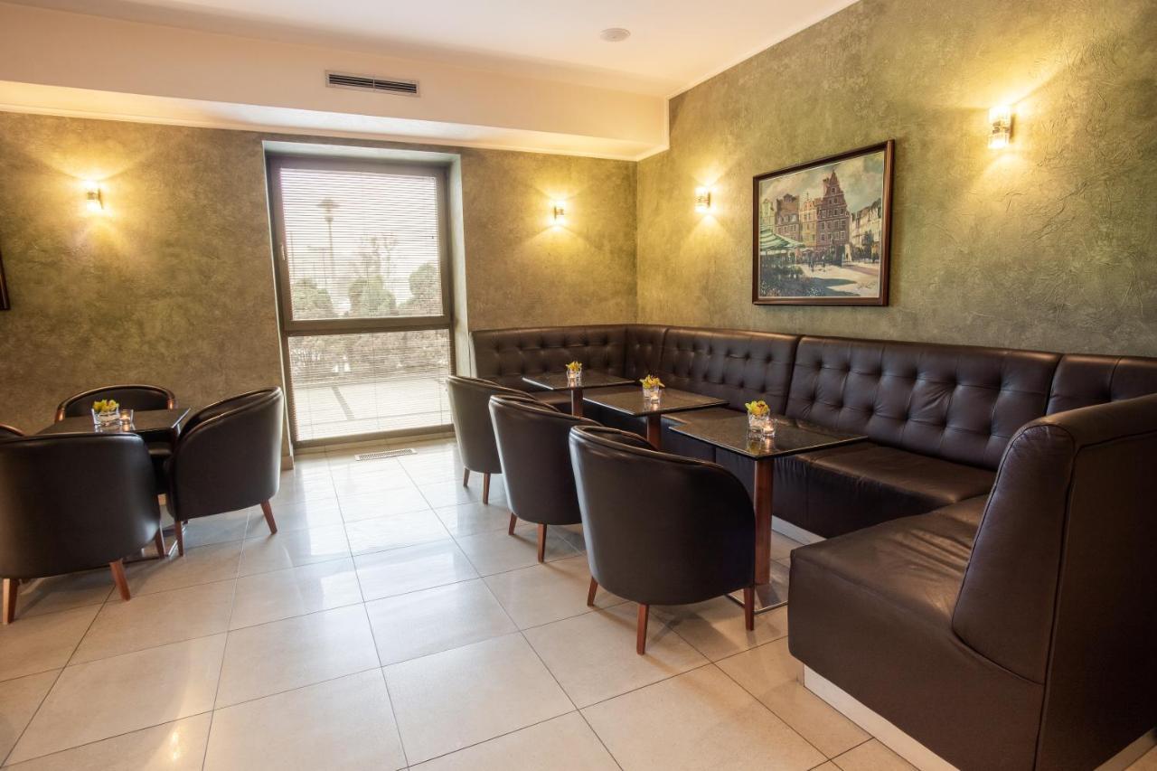 Business Hotel Vega วรอตซวาฟ ภายนอก รูปภาพ