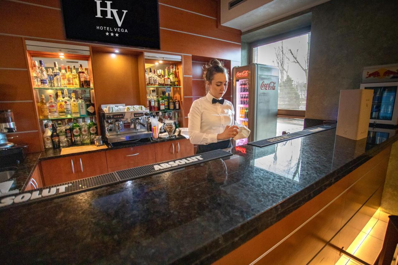 Business Hotel Vega วรอตซวาฟ ภายนอก รูปภาพ