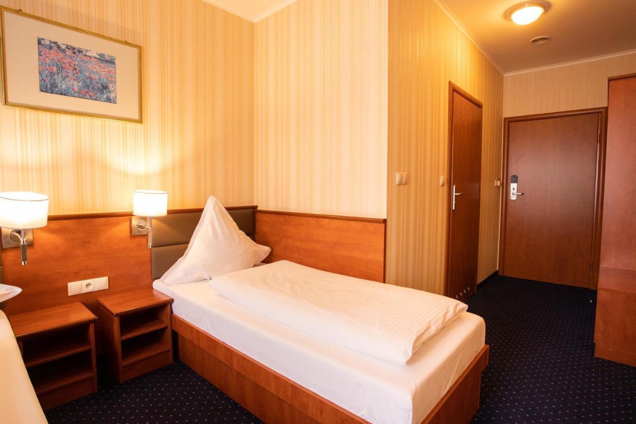Business Hotel Vega วรอตซวาฟ ภายนอก รูปภาพ