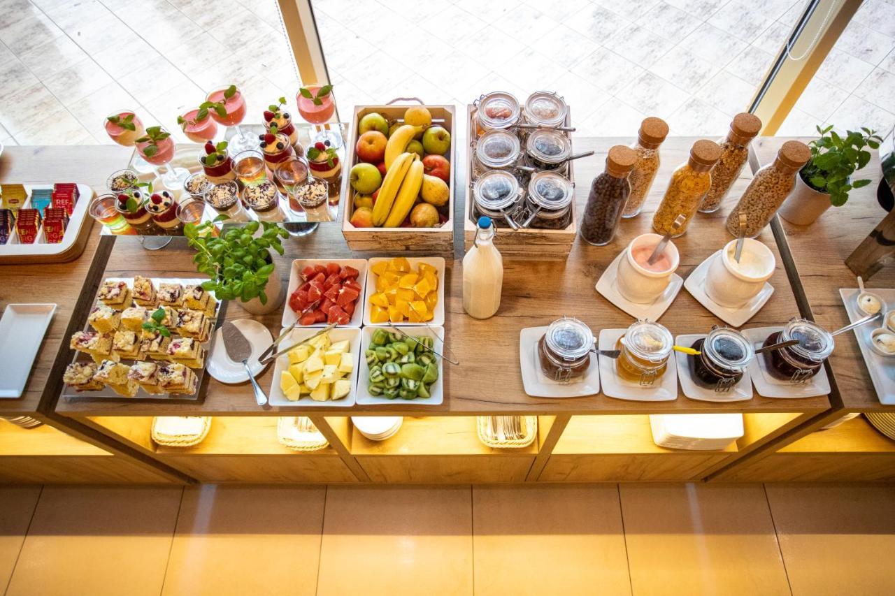 Business Hotel Vega วรอตซวาฟ ภายนอก รูปภาพ