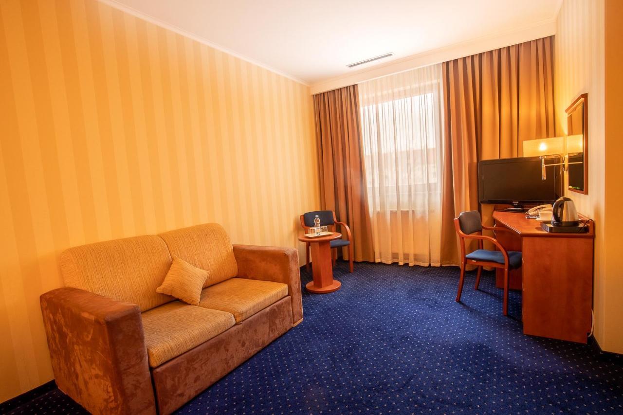 Business Hotel Vega วรอตซวาฟ ภายนอก รูปภาพ