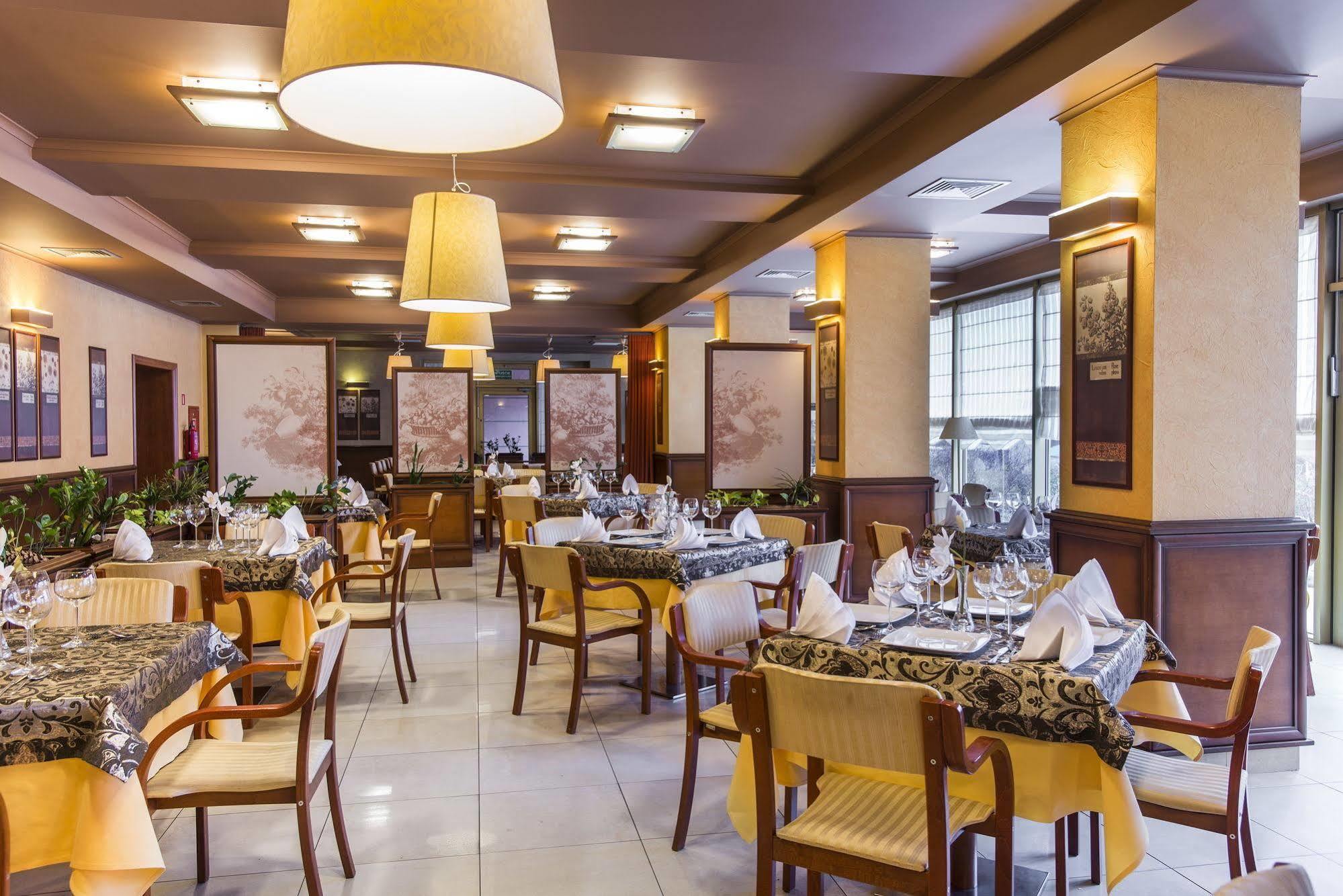 Business Hotel Vega วรอตซวาฟ ภายนอก รูปภาพ