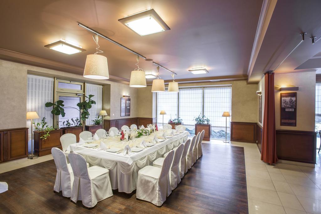 Business Hotel Vega วรอตซวาฟ ภายนอก รูปภาพ